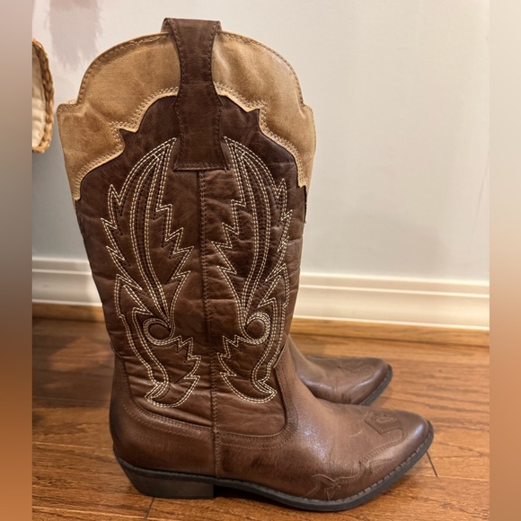 COCONUTS Brown Western Cowboy Boots - Picture 5 of 7